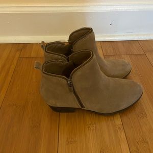 Boots in good condition